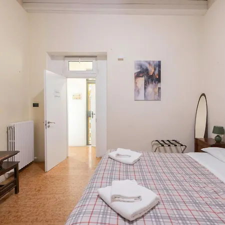 Le Stanze Nel Ghetto, By Short Holidays Guest house *